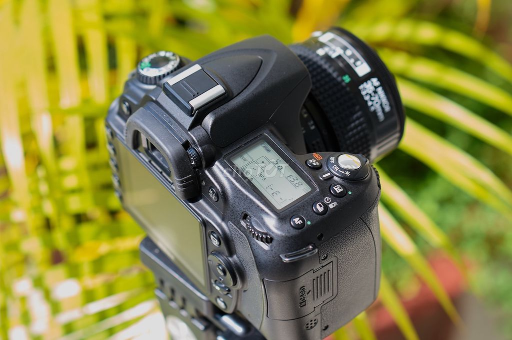 Nikon D90  4k shots và lens 35-70 f3.3-4.5.