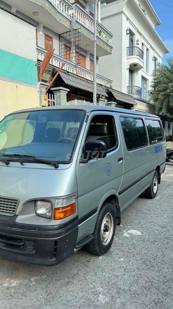 Toyota Hiace 2004 16 chỗ hết đời bán tận dụng. Mua bán Ô tô tại Quận Bình Thạnh Tp Hồ Chí Minh được đăng bởi Trọng hình 3