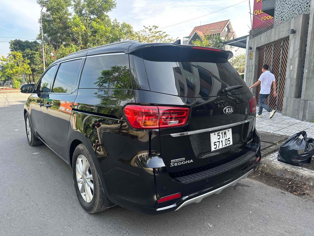 Kia Sedona Platinum D Chính chủ. Mua bán Ô tô tại Quận 12 Tp Hồ Chí Minh được đăng bởi Diễm Phúc hình 6