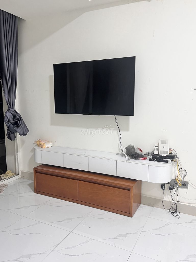 Kệ tivi 2m Trắng còn Mới. Mua bán Tủ, kệ gia đình tại Thành phố Biên Hòa Đồng Nai được đăng bởi Trinh Trinh hình 1