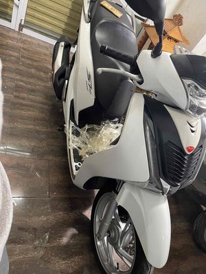 Honda SH 150 chạy đúng 11800km biển 29 nguyên zin. Mua bán Xe máy tại Quận Hoàng Mai Hà Nội được đăng bởi Tuấn Giang