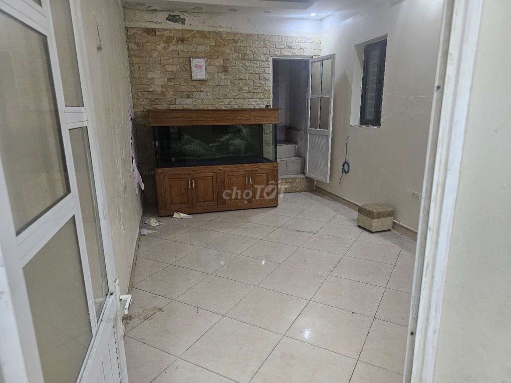 Nhà Mặt đường Bưởi, Kinh Doanh Bất chấp, diện tích 40m2, mặt tiền 4m. Mua bán văn phòng, mặt bằng kinh doanh tại Quận Ba Đình Hà Nội được đăng bởi Thảo hình 4