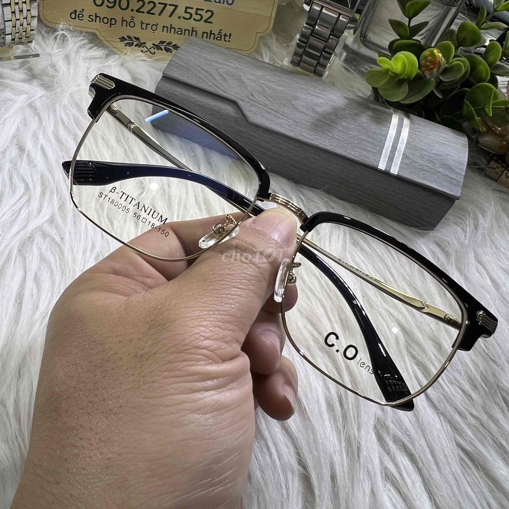 gọng kính  Titanium Đen Vàng. Mua bán Phụ kiện thời trang khác tại Huyện Thanh Trì Hà Nội được đăng bởi Shop HaNoiGiaRe Com hình 1