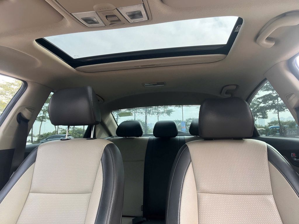 Hyundai Accent ATH 2022 màu đỏ. Mua bán Ô tô tại Quận Thanh Xuân Hà Nội được đăng bởi Thanh Biz Nguyễn Thái Auto hình 8