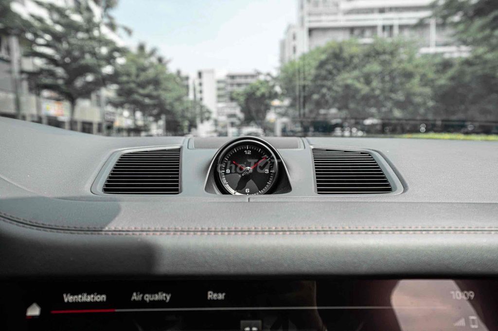 Cayenne Coupe Model 2023 màu trắng nt đỏ siêu đẹp. Mua bán Ô tô tại Quận 7 Tp Hồ Chí Minh được đăng bởi Dương Phương hình 12