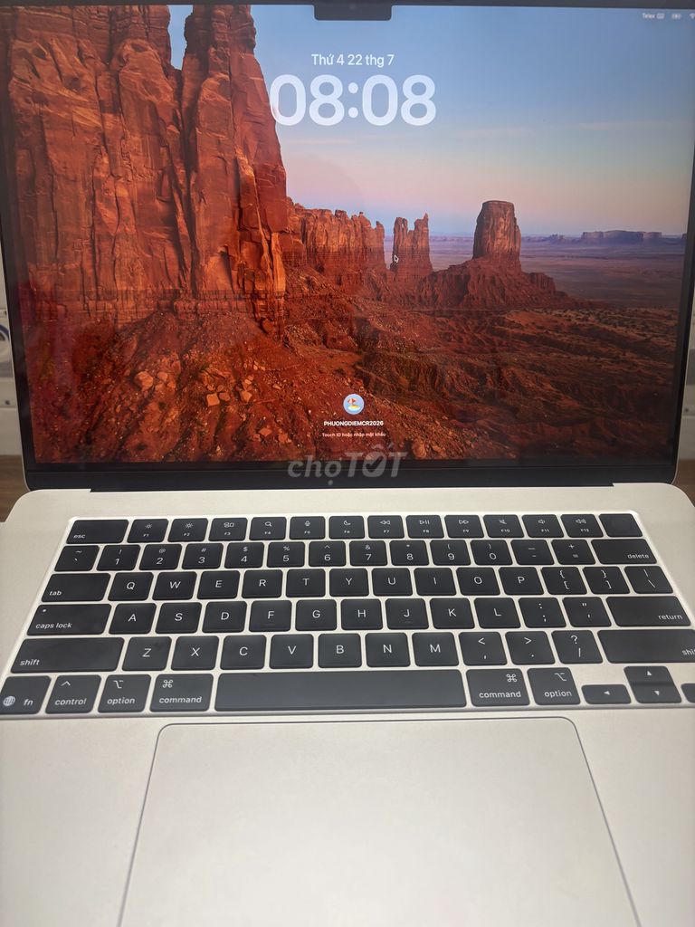 CẦN BÁN NHANH MACBOOK AIR M3 MỚI 99% CÒN HỘP. Mua bán Laptop tại Thành phố Trà Vinh Trà Vinh được đăng bởi Nguyễn thị phương diễm hình 1