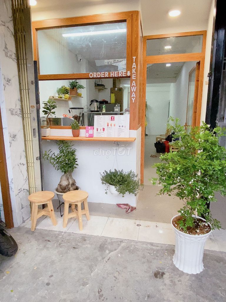 TUYỂN PHA CHẾ Take Away (KHÔNG CẦN KINH NGHIỆM). Việc làm tại Quận 11 Tp Hồ Chí Minh được đăng bởi Trà Sữa - Tiệm Nhà Trà hình 2