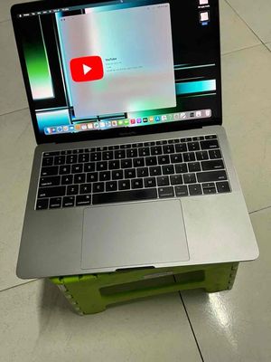 macbook pro 2017 i5/ ram 16g