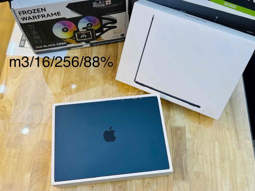 Macbook Air M3 16GB/256GB Midnight đẹp 99 Fullbox. Mua bán Laptop tại Quận Ninh Kiều Cần Thơ được đăng bởi mua bán laptop Thành Võ Cần Thơ hình 1
