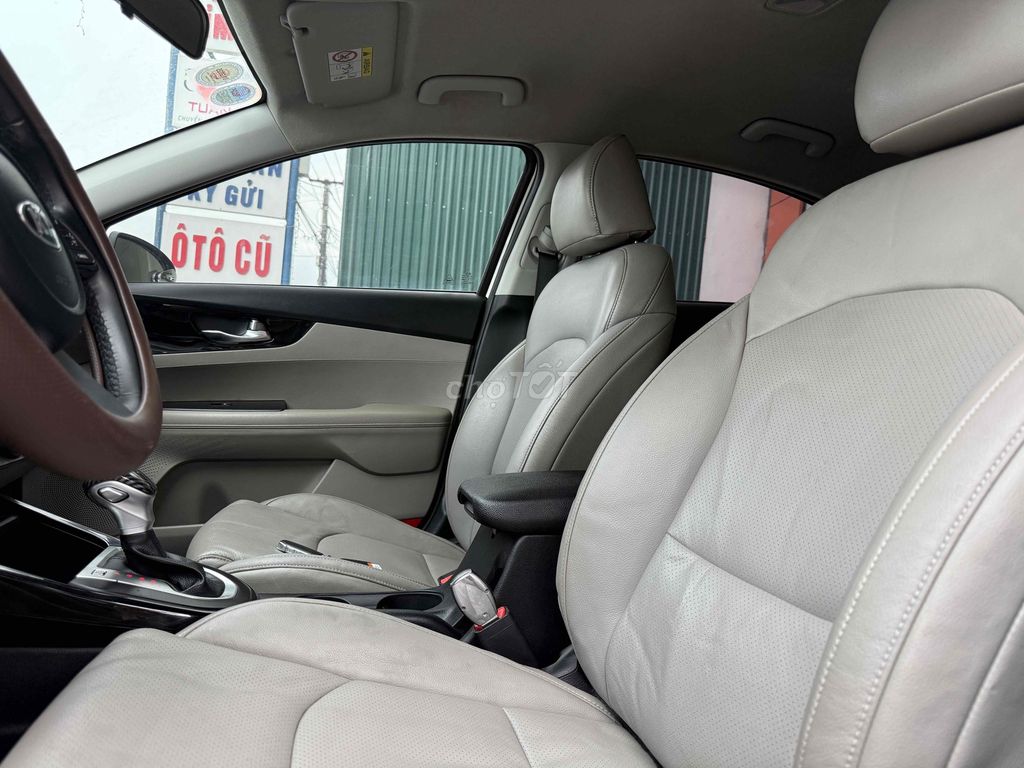 Kia Cerato 1.6 AT Deluxe 2020 ĐK 2021 một chủ. Mua bán Ô tô tại Huyện Hà Trung Thanh Hóa được đăng bởi Nguyễn đức Tuân hình 13