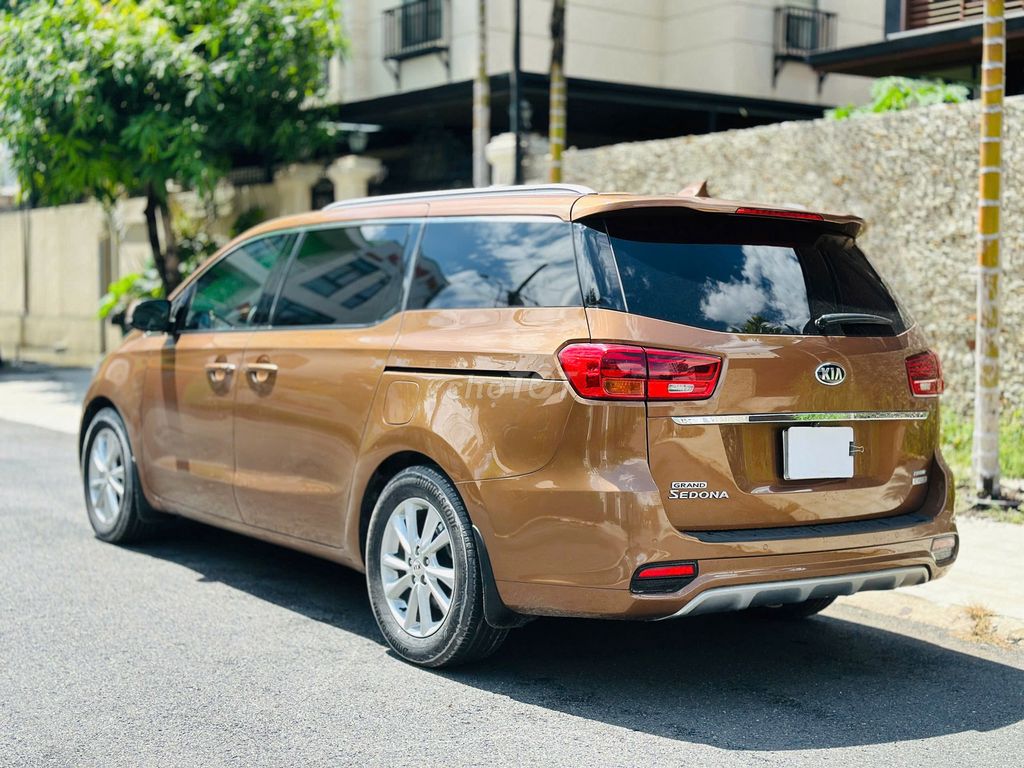 KIA Sedona Full 2021 Песочный Автомат 79.000 км