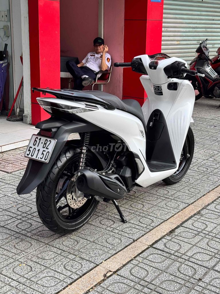 Honda SH 160i ABS куои 2023 Белый, черный, пятнистый