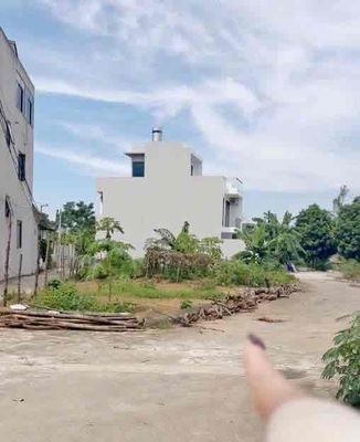 Chính chủ bán đất 3 mặt tiền gần ĐH FPT, ở Bình Yên, hơn 3 tỷ