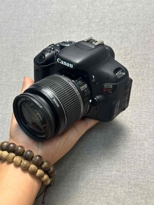 Canon EOS 600D + KIT 18-55mm IS