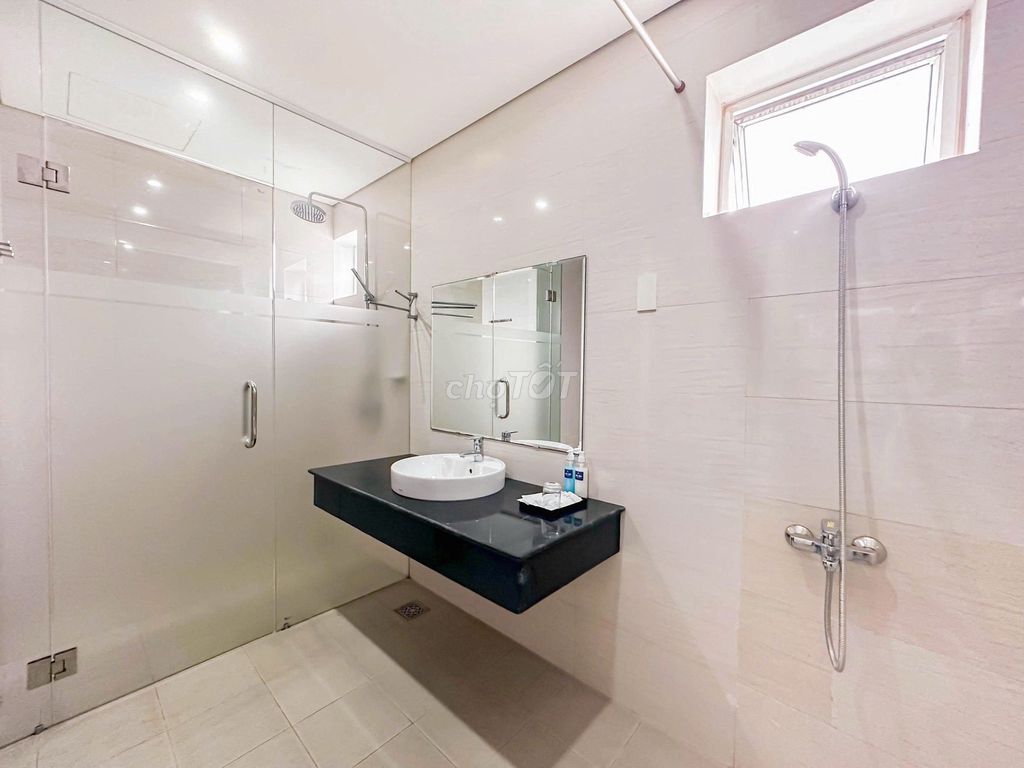 City-view 1-bedroom apartment on Nguyễn Văn Linh — photo 8