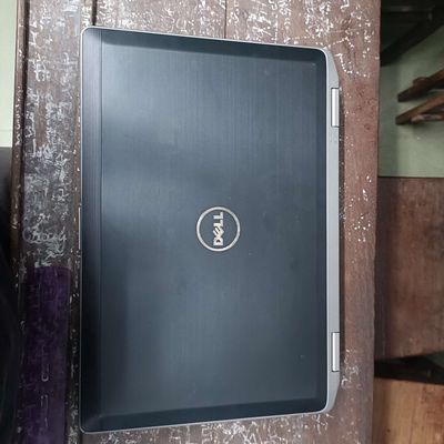 Laptop Dell core i7 gen 2 SSD pin cầm