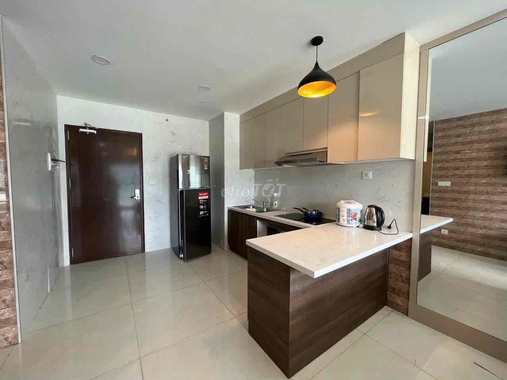 căn hộ 1 phòng ngủ tầng cao hướng núi, vịnh biển Đà Nẵng