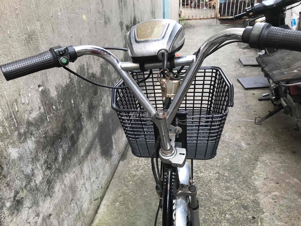 Mình cần bán xe đạp điện. Mua bán Xe điện tại Huyện Hóc Môn Tp Hồ Chí Minh được đăng bởi Cửa Hàng Quang Vinh hình 5