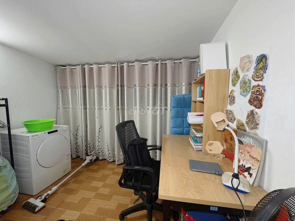 Общежитие Z179 – 65м² – 3 спальни – Более 2 млрд