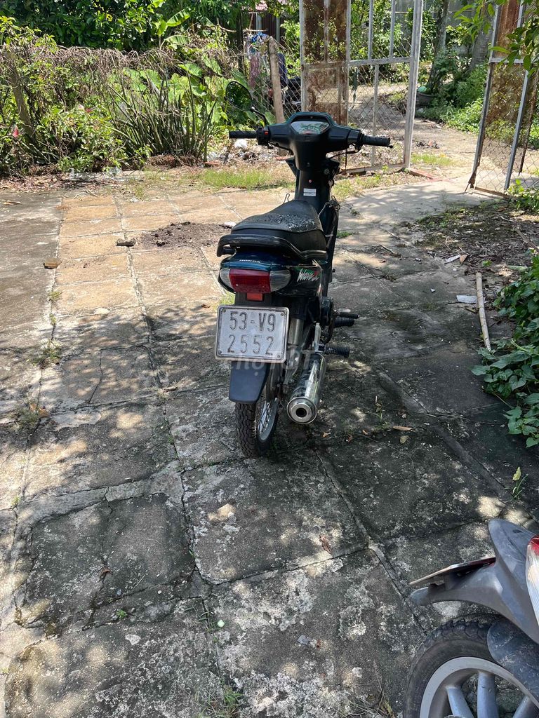xe wave tàu đời đầu 2002