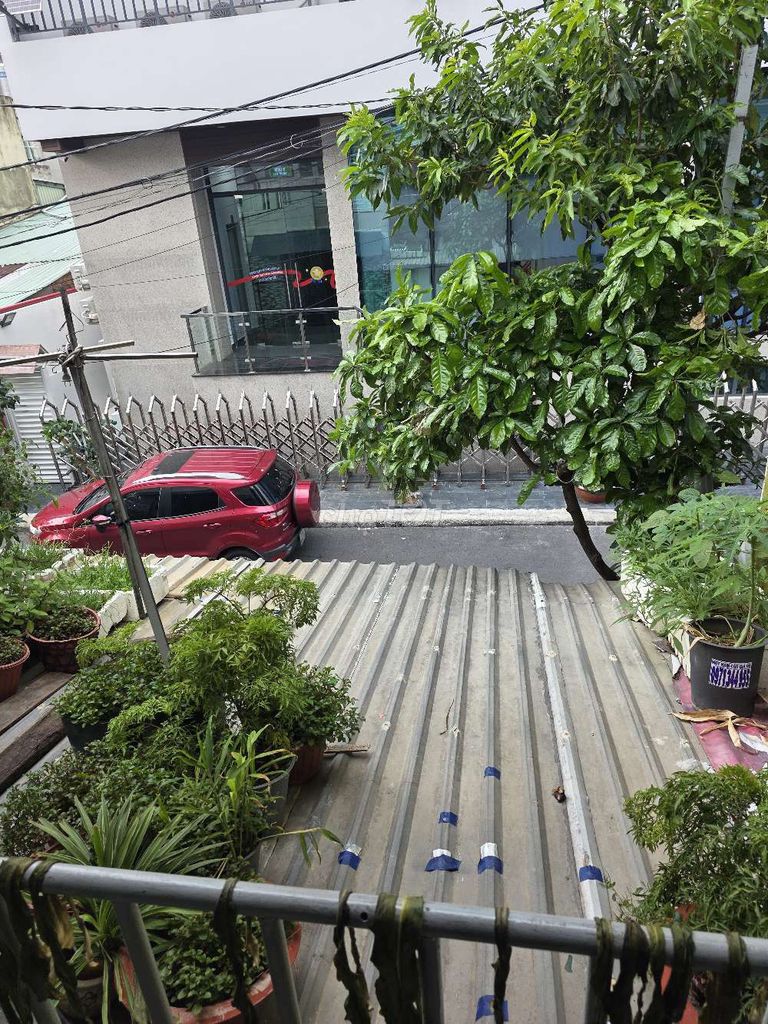 BÁN NHÀ SAU LƯNG CĂN MẶT TIỀN