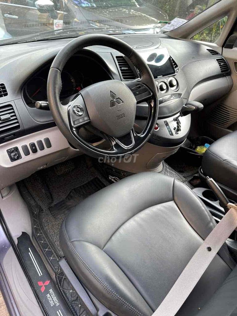 Mitsubishi Grandis 2005 2.4 AT - 195000 km. Mua bán Ô tô tại Thành phố Thủ Dầu Một Bình Dương được đăng bởi Mr Tâm hình 3