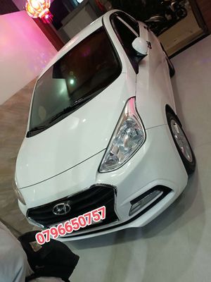 Hyundai i10 AT Sedan Trắng