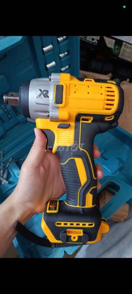 Máy siết bu lông DeWalt XR Pin Vàng, đen, xám. Mua bán Đồ chuyên dụng, Giống nuôi trồng tại Quận Ninh Kiều Cần Thơ được đăng bởi Lâm Quốc Trung  hình 1