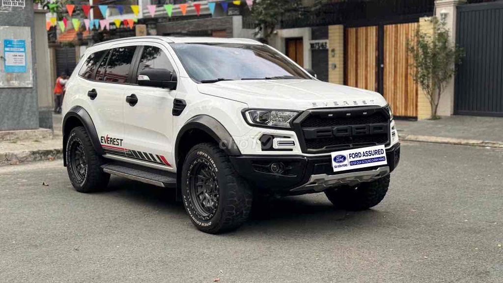 Cần bán ford everest titanium 2 cầu 2021 giá mềm