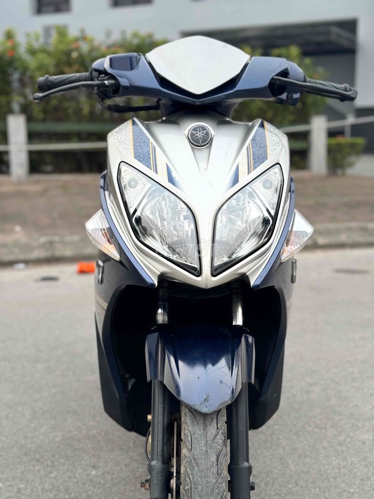 Yamaha Nouvo LX Xanh bạc tiết kiệm xăng