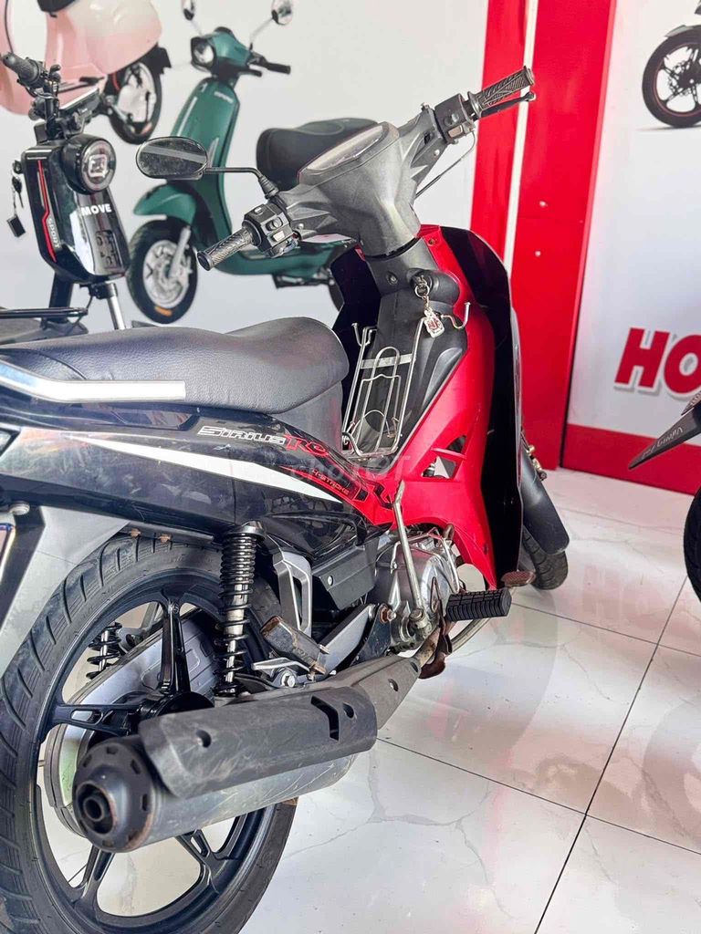 cần bán xe sirius màu đỏ còn zin máy êm. Mua bán Xe máy tại Thành phố Thủ Dầu Một Bình Dương được đăng bởi Ái Phạm hình 3