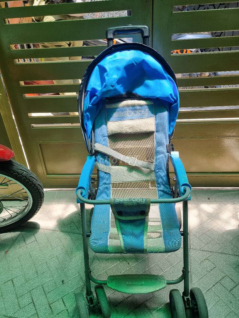 Xe đẩy em bé xanh dương 1-5 tuổi có áo mưa. Mua bán Mẹ và bé tại Quận 4 Tp Hồ Chí Minh được đăng bởi Nancy Hà hình 1