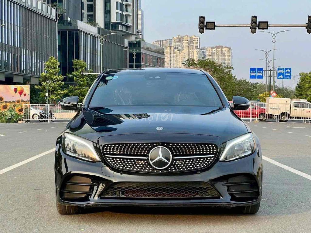 Mercedes Benz C300 AMG - 2020