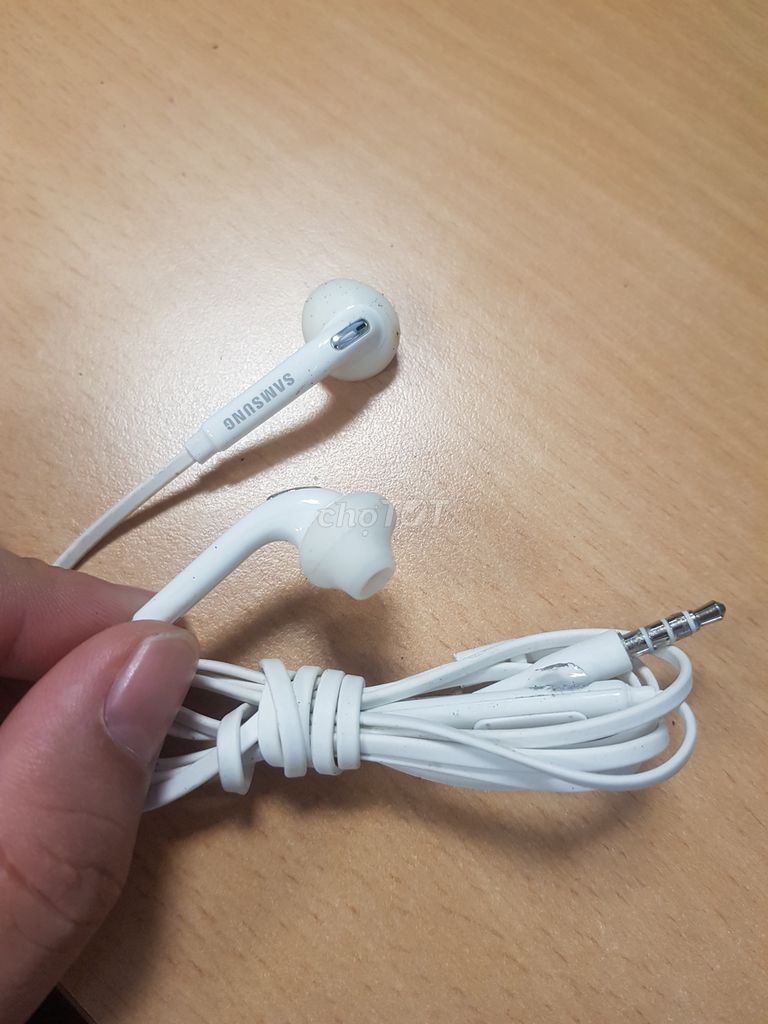 Tai nghe jack 3.5 AKG, samsung, oppo, có số lượng. Mua bán Tivi, Âm thanh tại Thành phố Thuận An Bình Dương được đăng bởi HC Second Hand hình 3