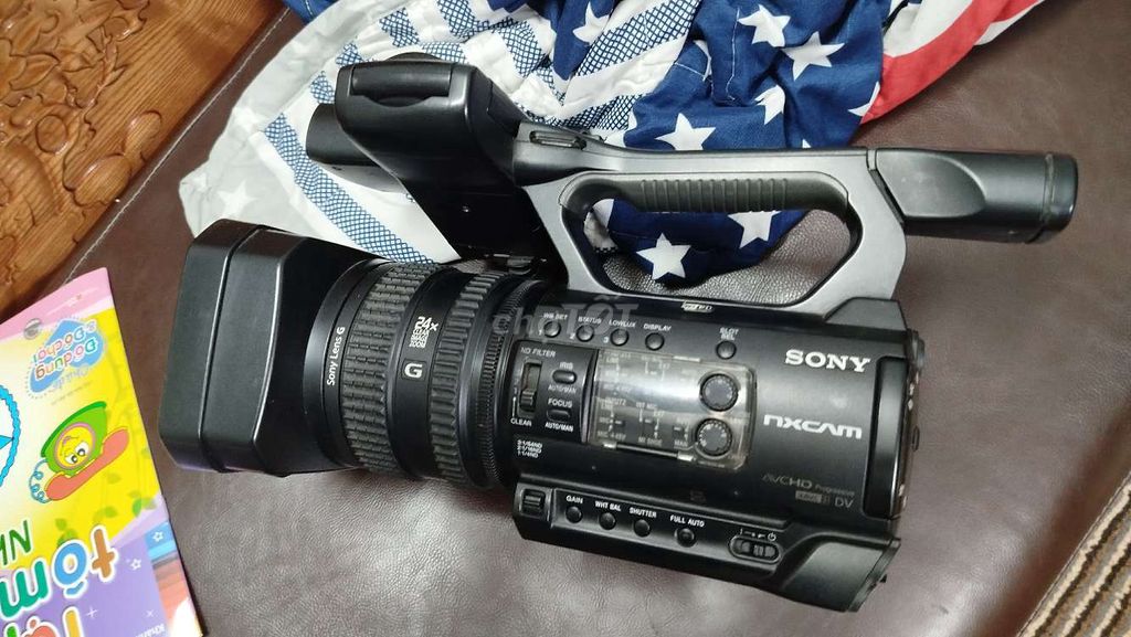 Máy quay phim Sony NX100 NTSC Đen. Mua bán Máy ảnh, Máy quay tại Huyện Chư Sê Gia Lai được đăng bởi Tuan Luu Camera hình 1