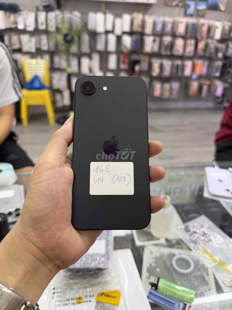 Apple iPhone 16E 128GB nguyên bản 100%. Mua bán Điện thoại tại Quận Hải Châu Đà Nẵng được đăng bởi Hoàng Táo 273 Nguyễn Hoàng Đà Nẵng hình 1