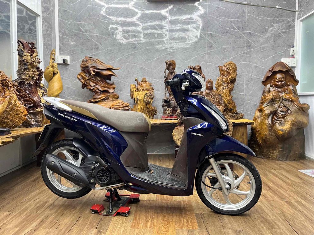 Honda Vision, документы в порядке, пластик целый, тихий мотор