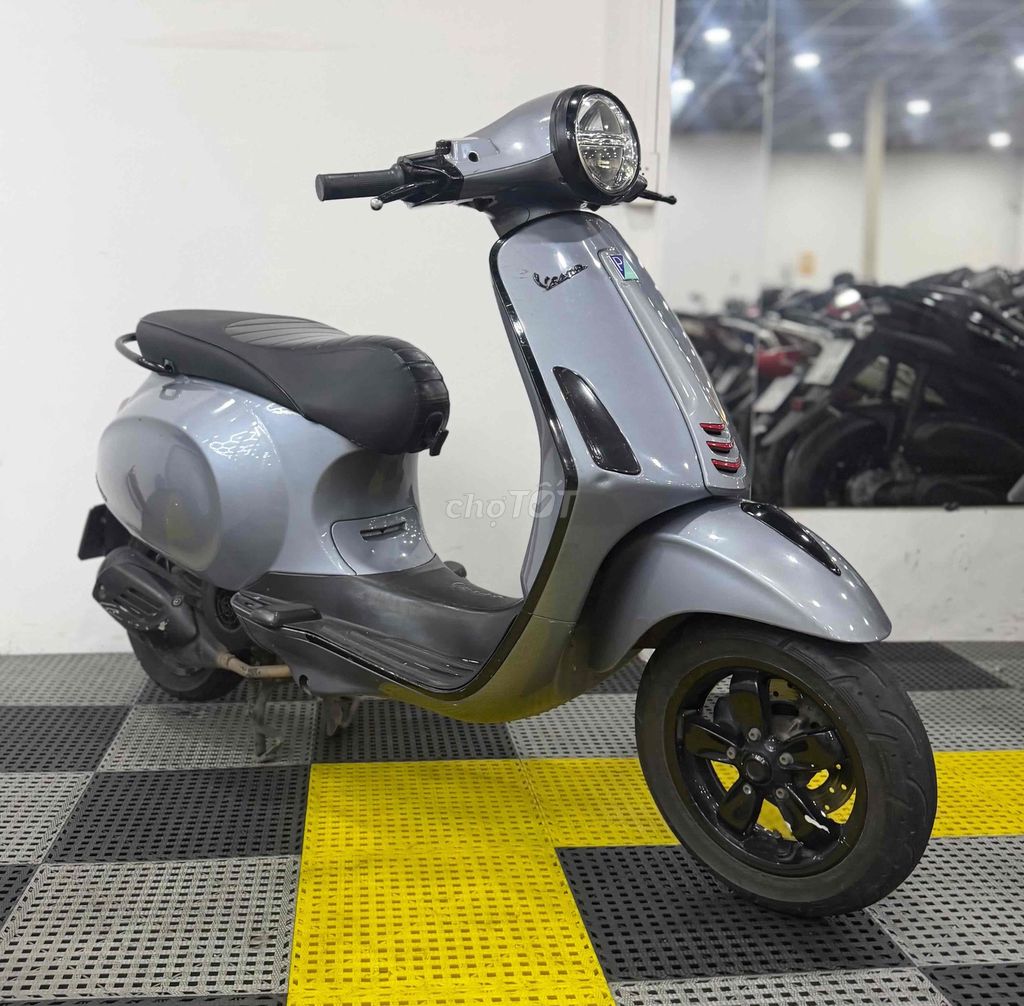 Piaggio Vespa Primavera 2015, тихий мотор, номер Сайгона