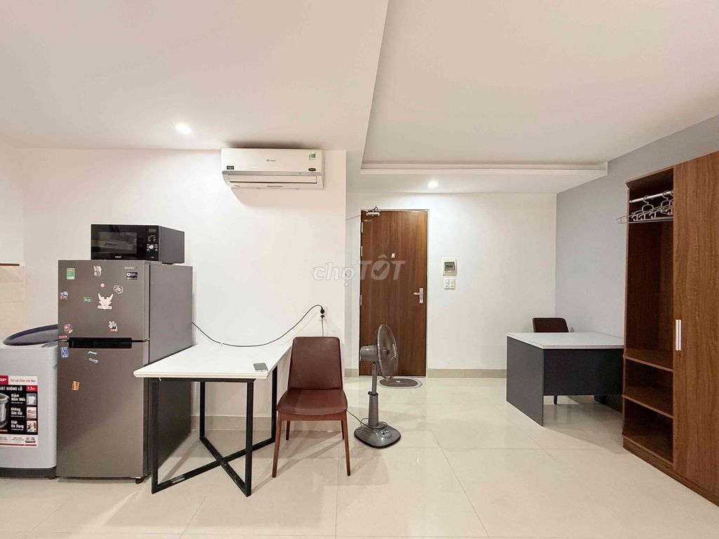 Bright 1-bedroom with big windows, 700 m from the beach — photo 6