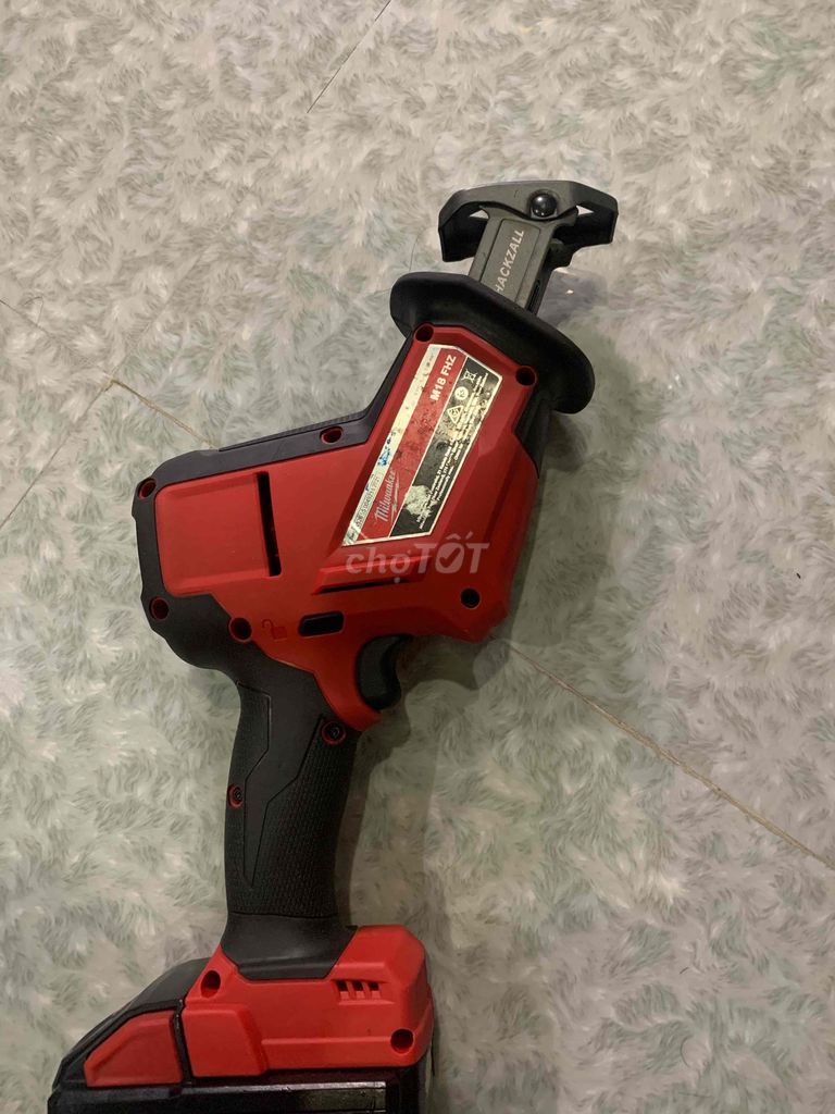 cưa kiếm m18 Milwaukee 2719 thương hiệu của Mỹ