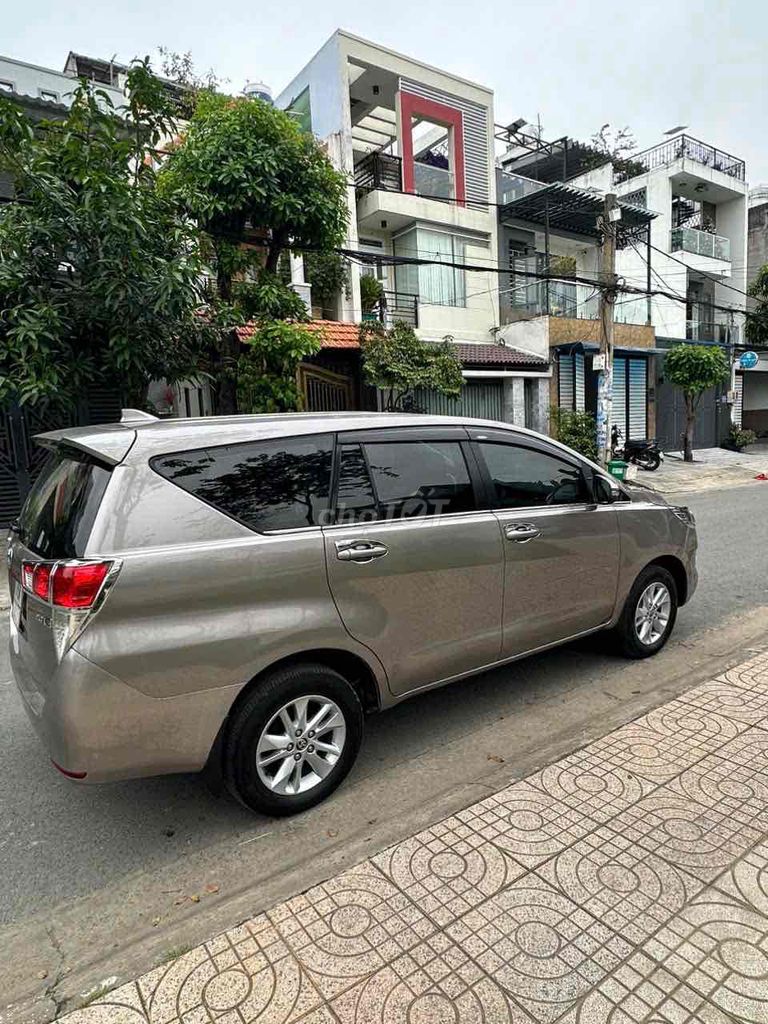 Toyota Innova 2020 2.0E - 85000 km