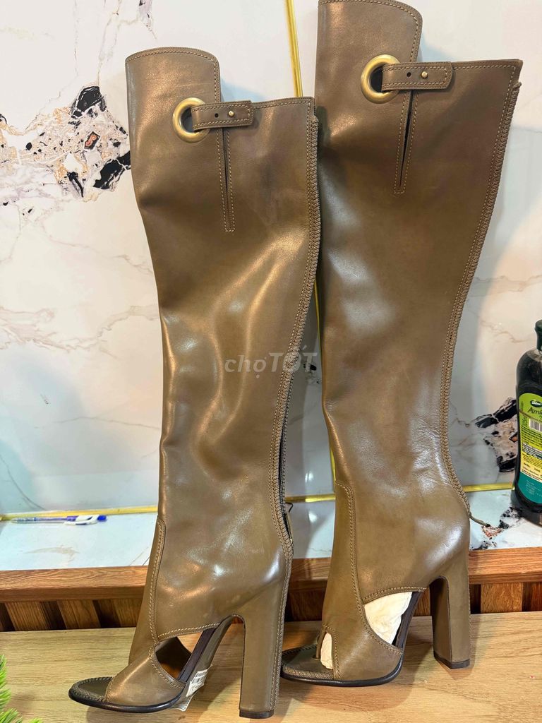 Giày bốt Salvatore Ferragamo Da thật Nâu 7.5 US. Mua bán Giày dép tại Thành phố Long Khánh Đồng Nai được đăng bởi Như Ngọc hình 1
