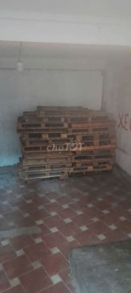 Kệ gỗ để hàng chắc chắn. Mua bán Tủ, kệ gia đình tại Quận Ba Đình Hà Nội được đăng bởi hop tran hình 1