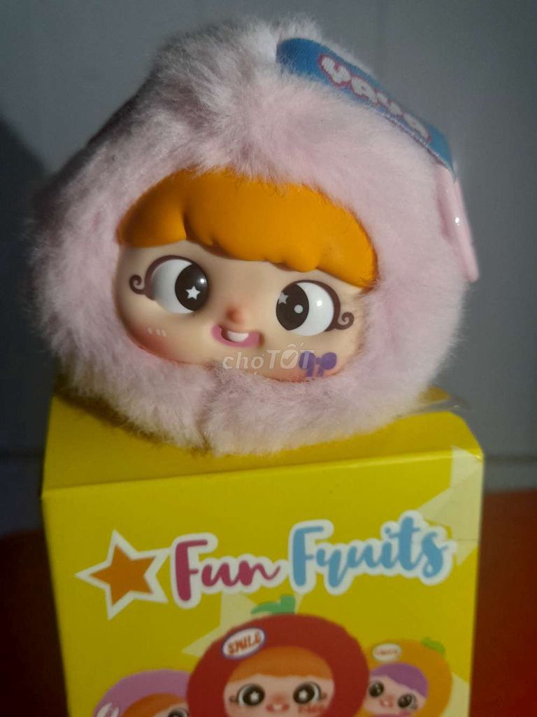 1 bé migo, và 1 bé hồng