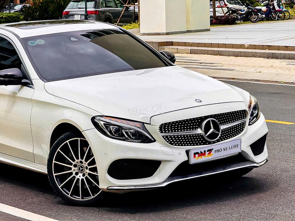 Mercedes Benz C300 AMG model 2018 Full option. Mua bán Ô tô tại Quận 7 Tp Hồ Chí Minh được đăng bởi JENNIE hình 4