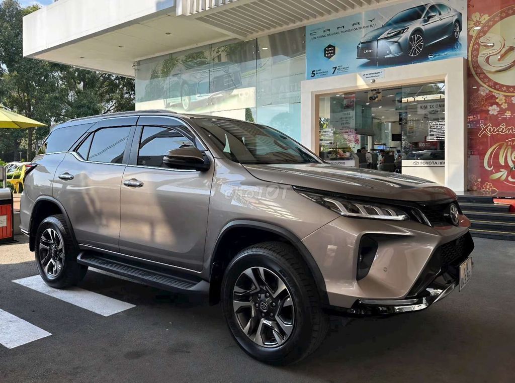 🔥 FORTUNER LEGENDER 2022 - SUV Lướt tại Hãng 🔥. Mua bán Ô tô tại Thị xã Bến Cát Bình Dương được đăng bởi Thịnh Toyota Bình Dương hình 1