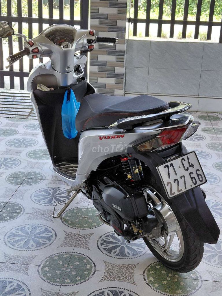 Bán Honda Vision 2016 Bạc full đồ chơi