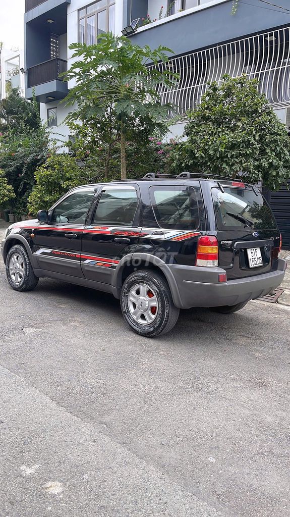 Ford Escape 2004 3.0L XLT - 130000 km