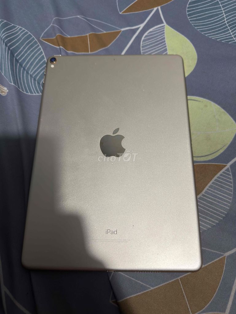 Apple iPad Pro 10.5 64GB vàng. Mua bán Máy tính bảng tại Quận Bình Tân Tp Hồ Chí Minh được đăng bởi tran hoang hình 1