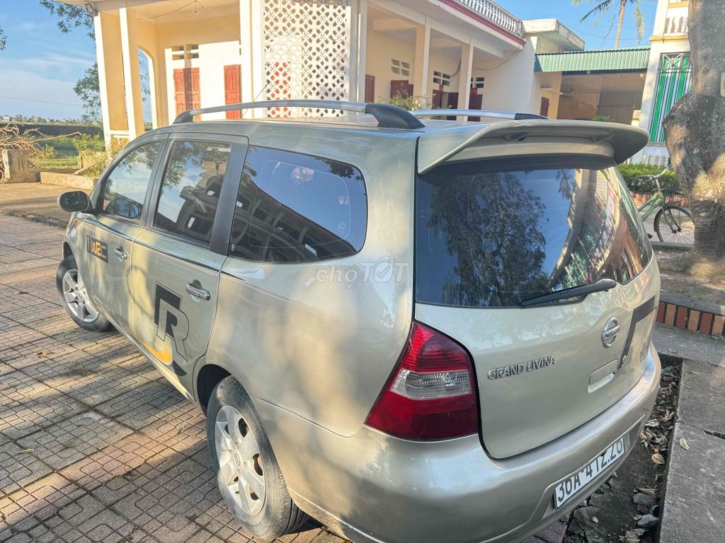 Nissan Livina 2011. Mua bán Ô tô tại Huyện Quảng Xương Thanh Hóa được đăng bởi Truong chien hình 3